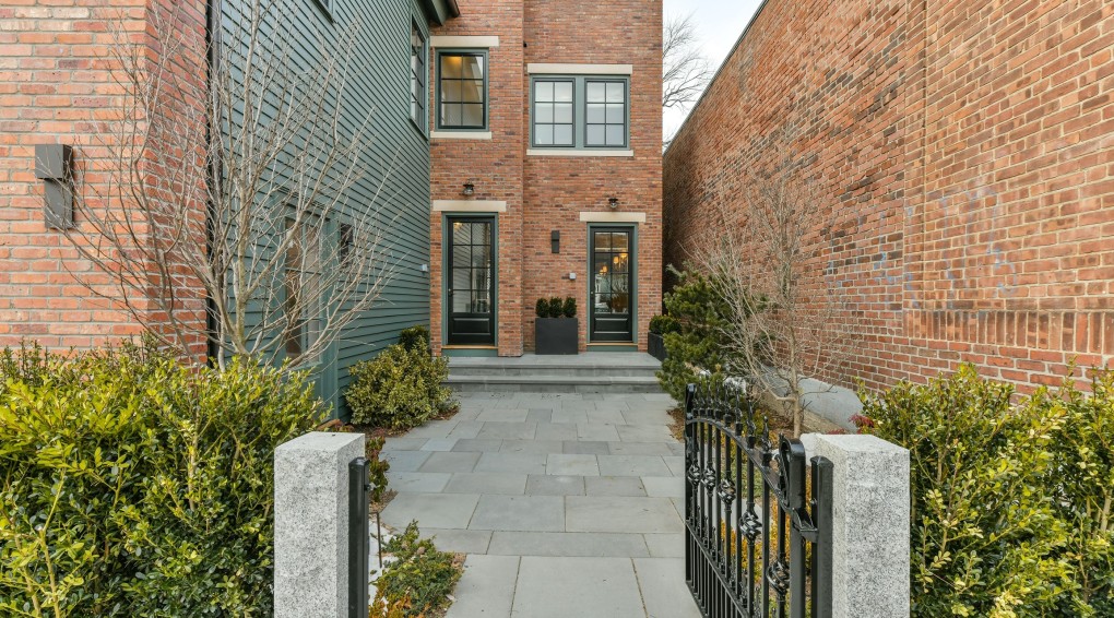 173/177 Huron, Cambridge MA Broder